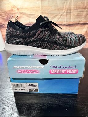 Skechers Ultra Flex-Statements shoe multicolor knit Size 7 Worn Once Memory Foam